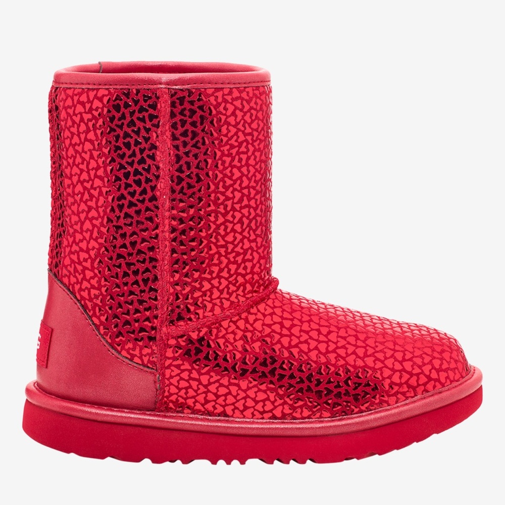 NWOB UGG Classic II Gel Hearts